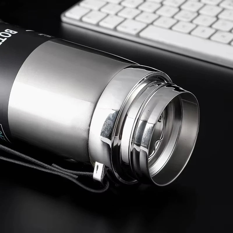 Garrafa Térmica Inox 1L – Mantém Quente ou Gelado por Muito Mais Tempo